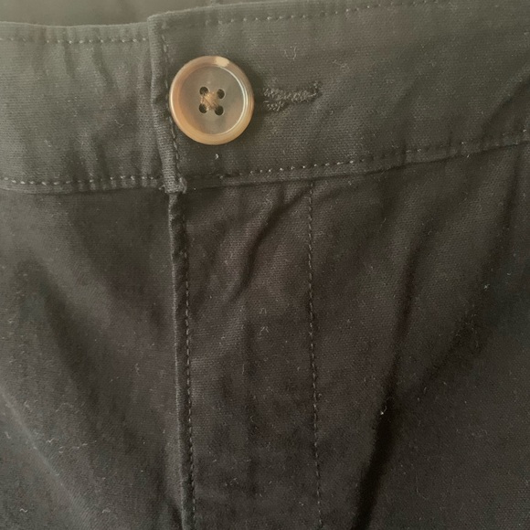 NWT Old Navy Women's Black Cropped Pants - Picture 3 of 7